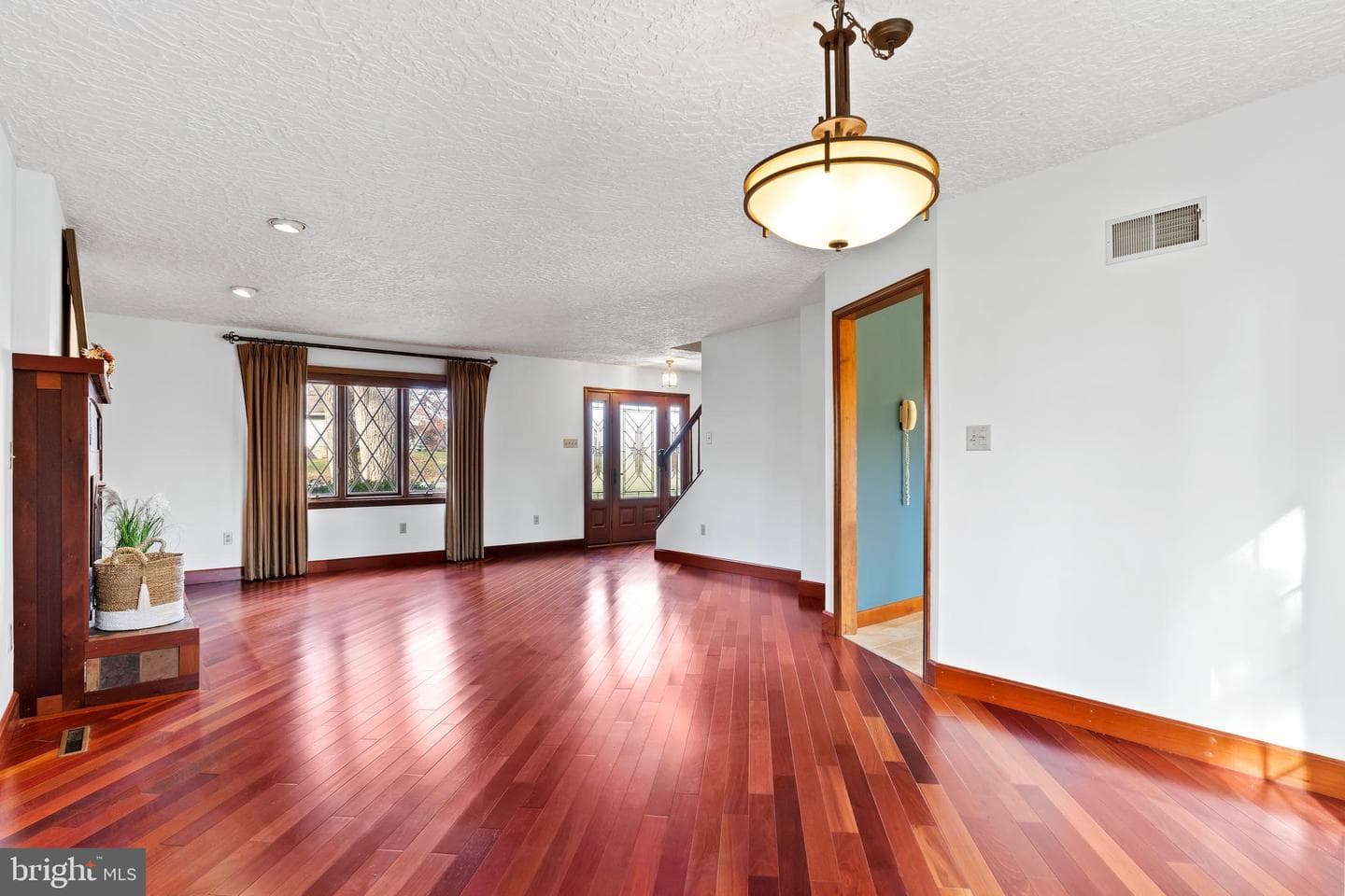 255 Hickory Road photo 5