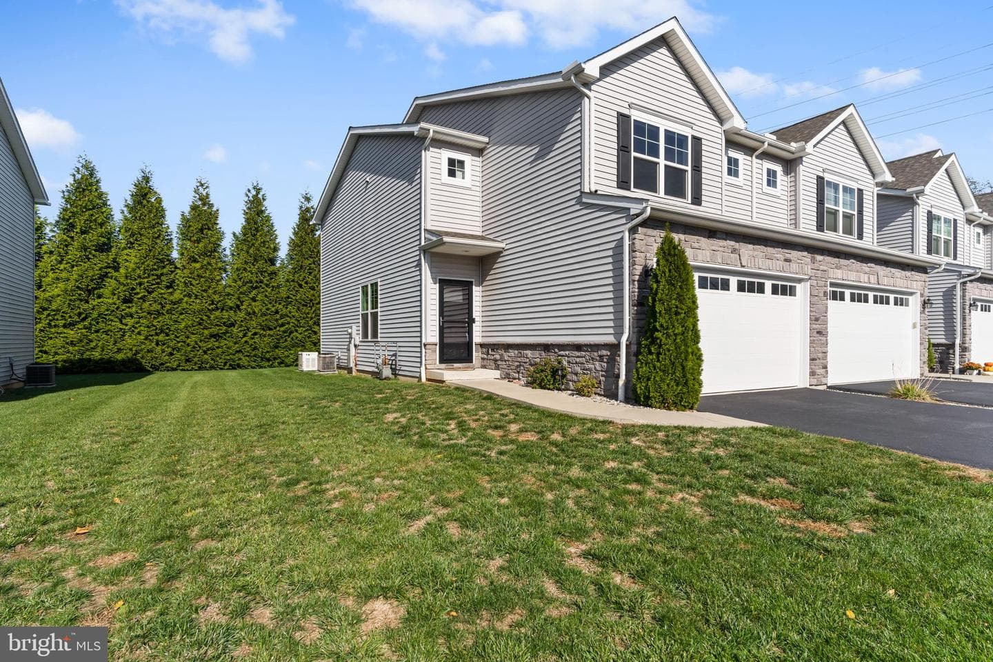 545 Joseph Court photo 3