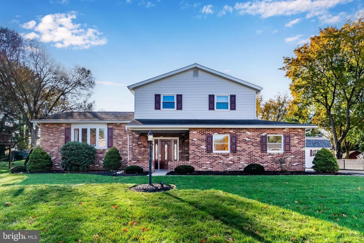 924 Forbes Road photo 1