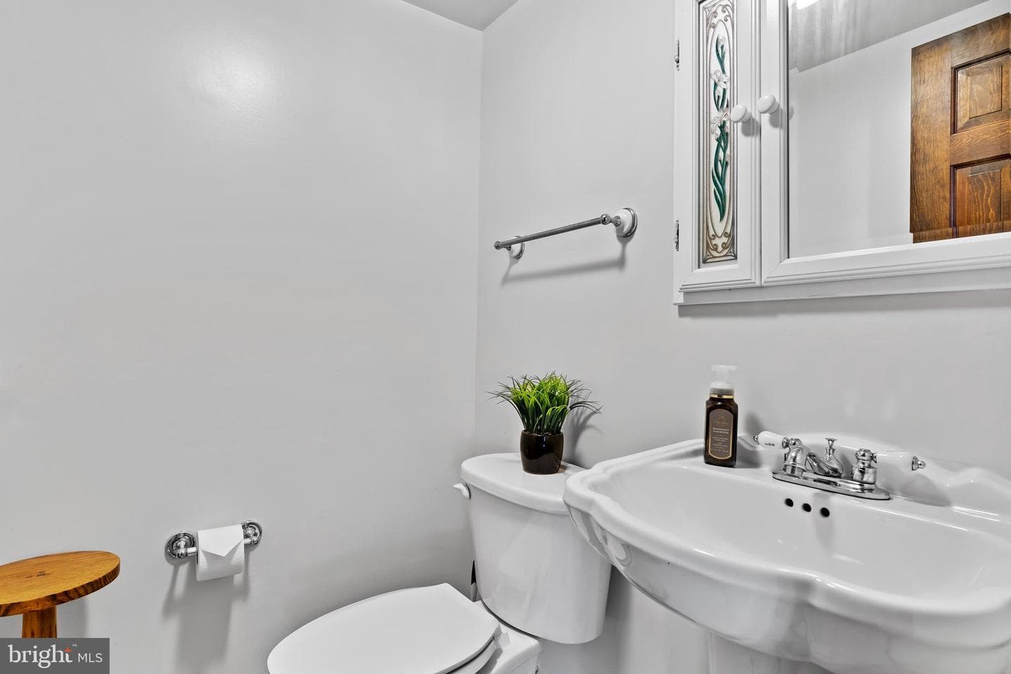 924 Forbes Road photo 17