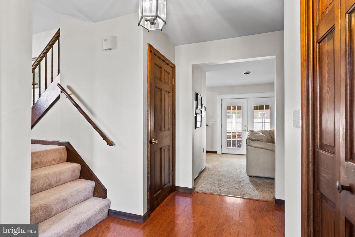 924 Forbes Road photo 3