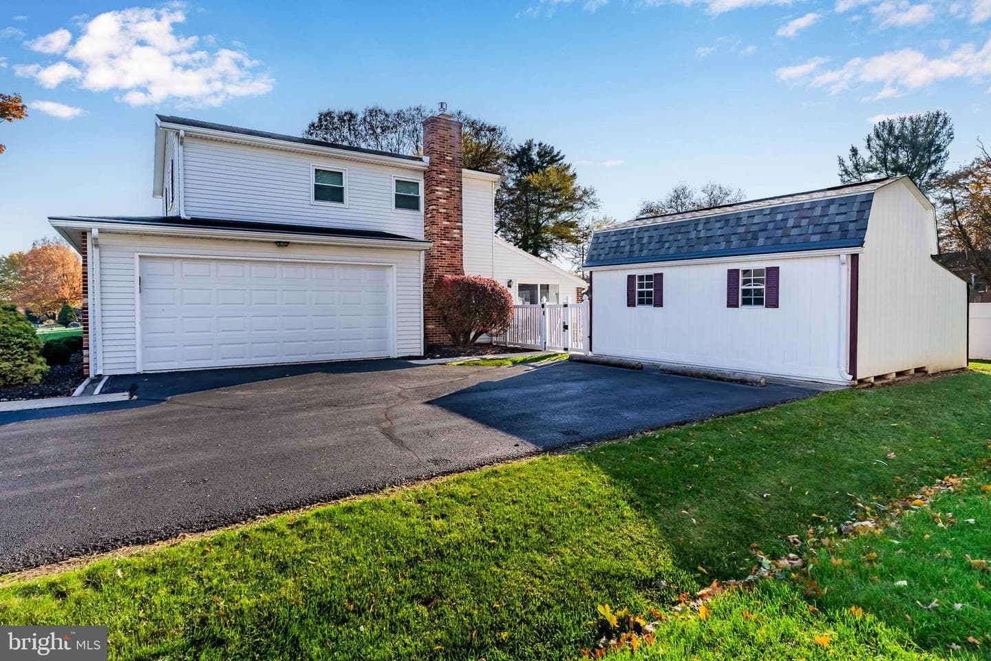 924 Forbes Road photo 35