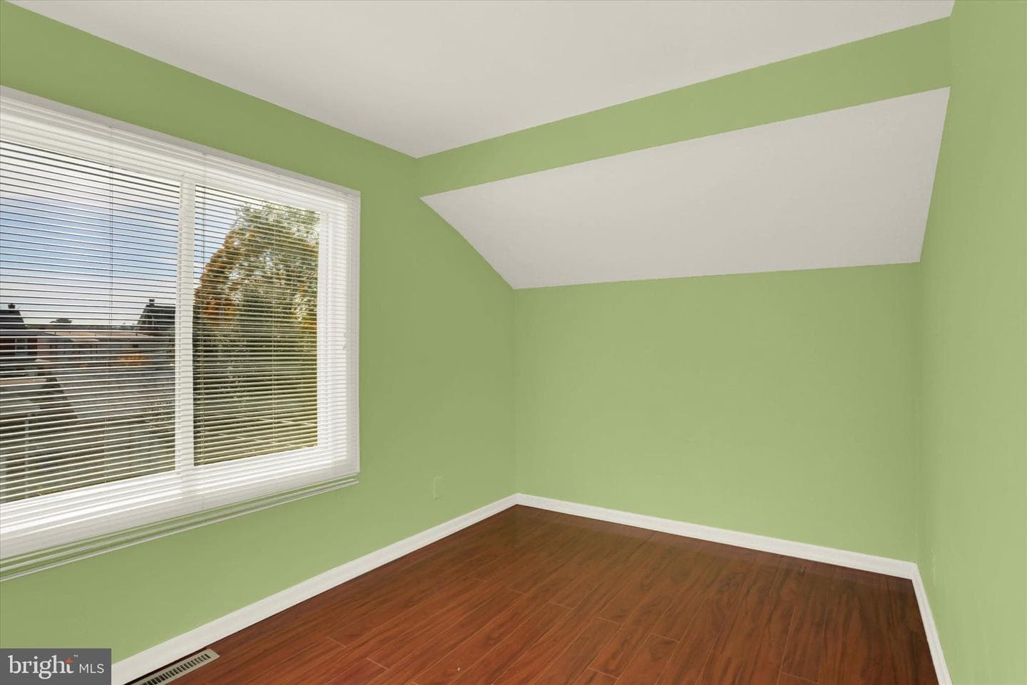 132 Hummel Avenue photo 22