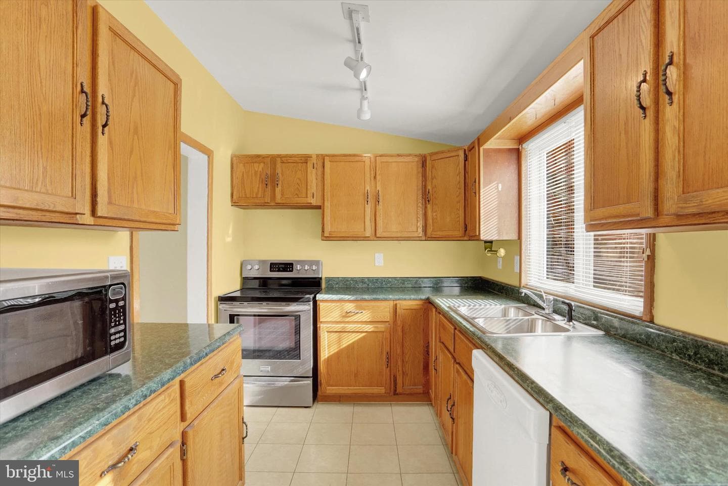 132 Hummel Avenue photo 5