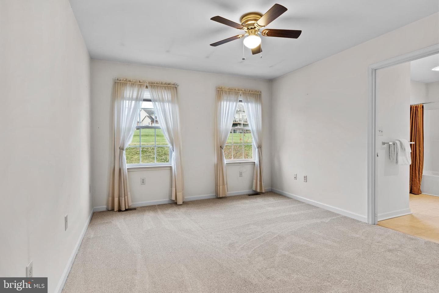 5225 Winthrop Avenue photo 23