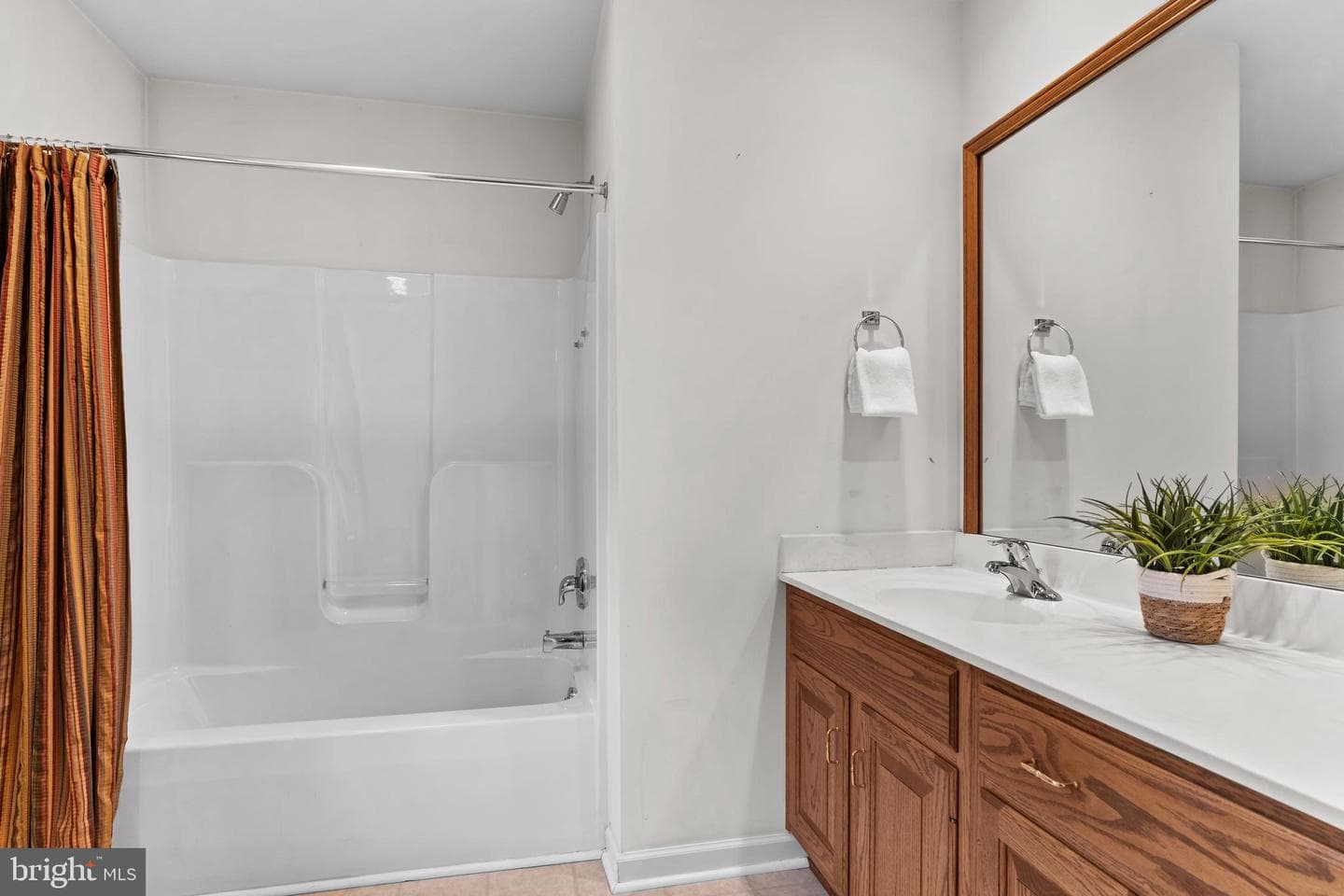 5225 Winthrop Avenue photo 30