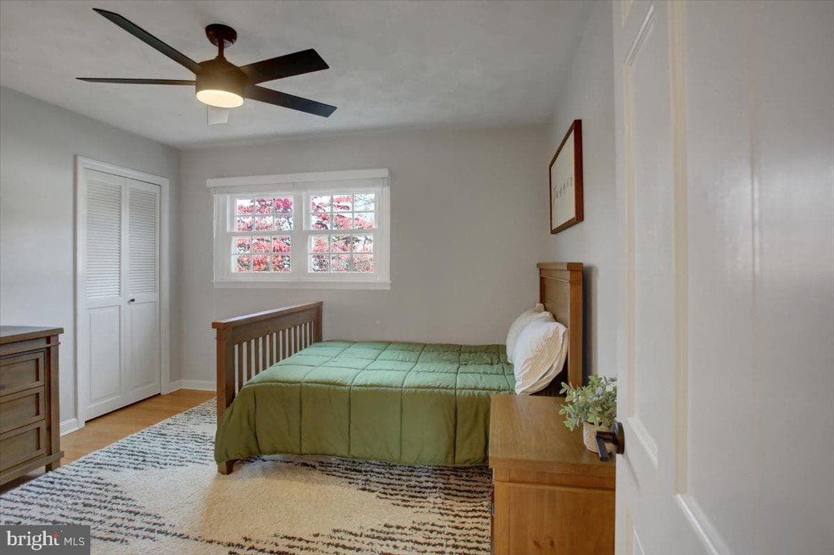 904 Alison Ave photo 34
