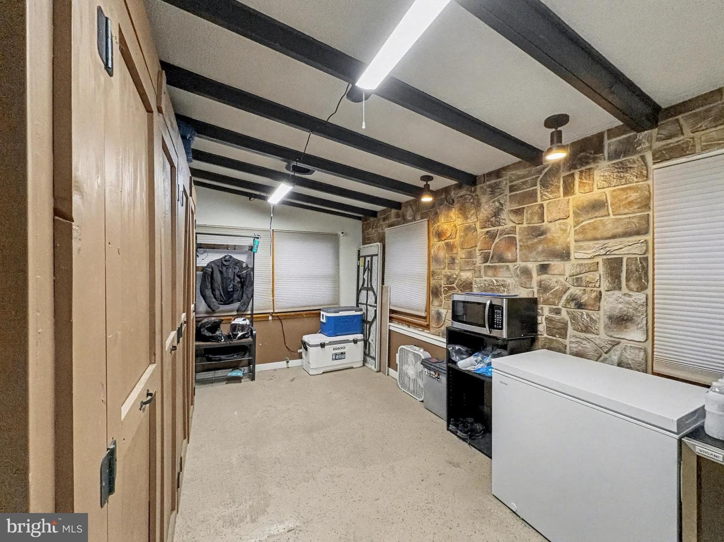 60 Oliver Road photo 14