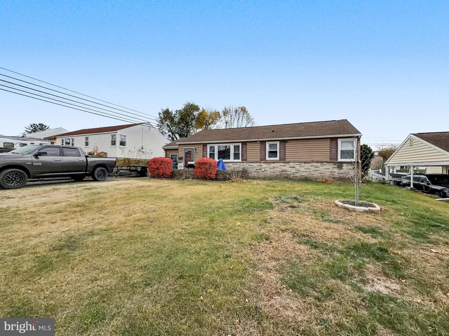 60 Oliver Road photo 2