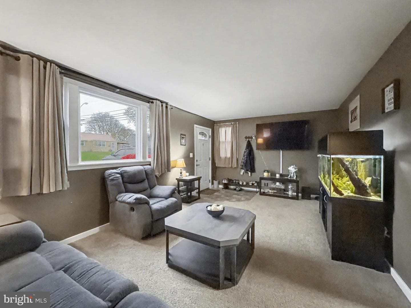 60 Oliver Road photo 3