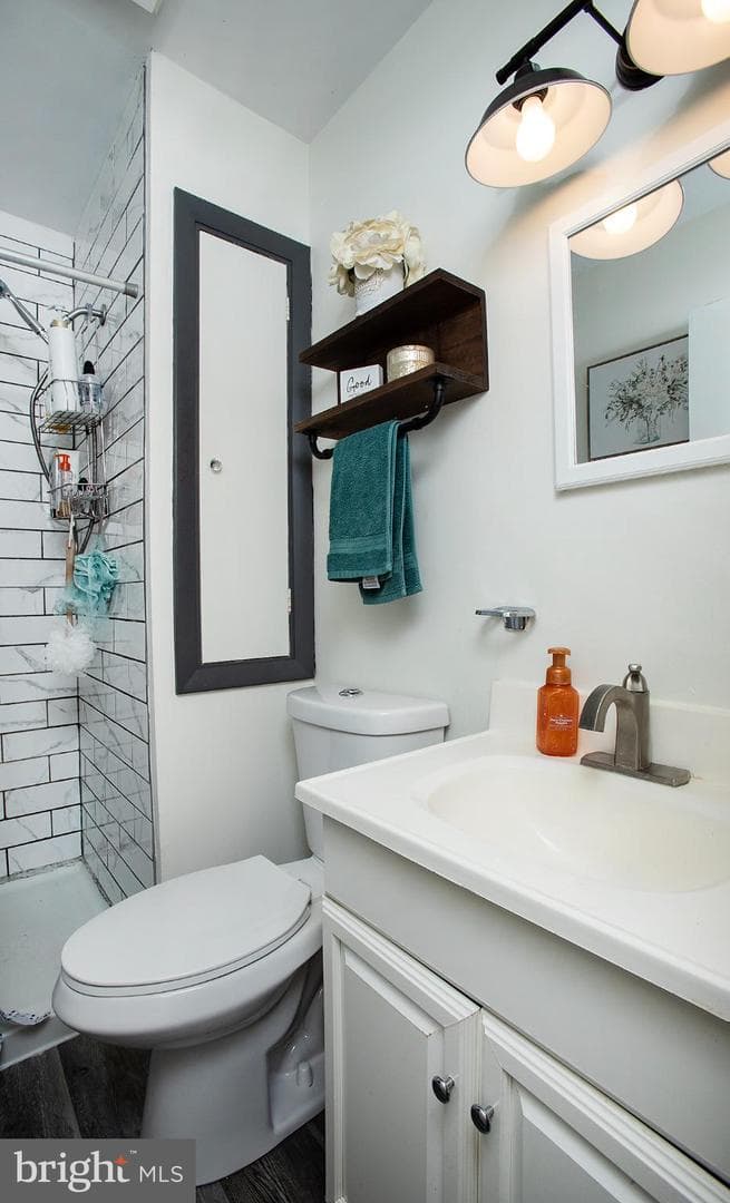 135 W Vine Street photo 17