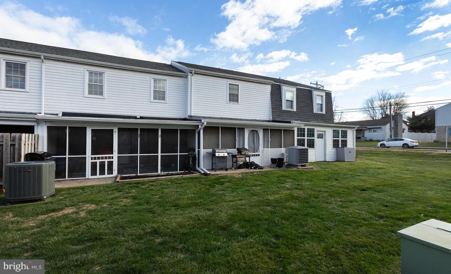 135 W Vine Street photo 27