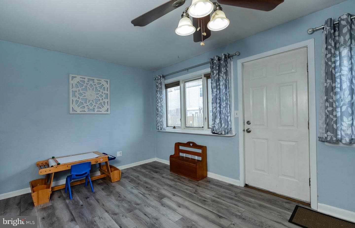 135 W Vine Street photo 3