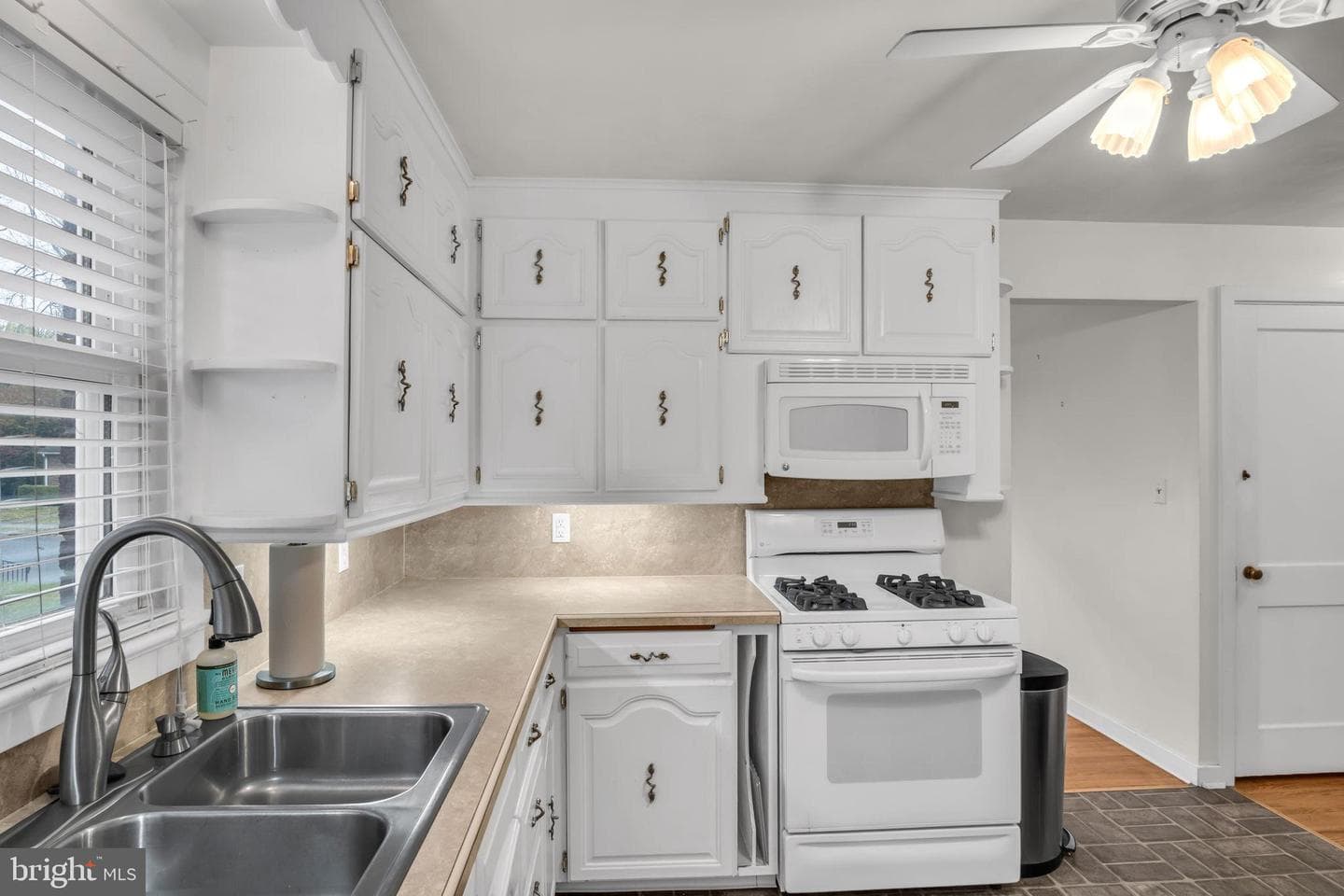 2138 Chestnut Street photo 10