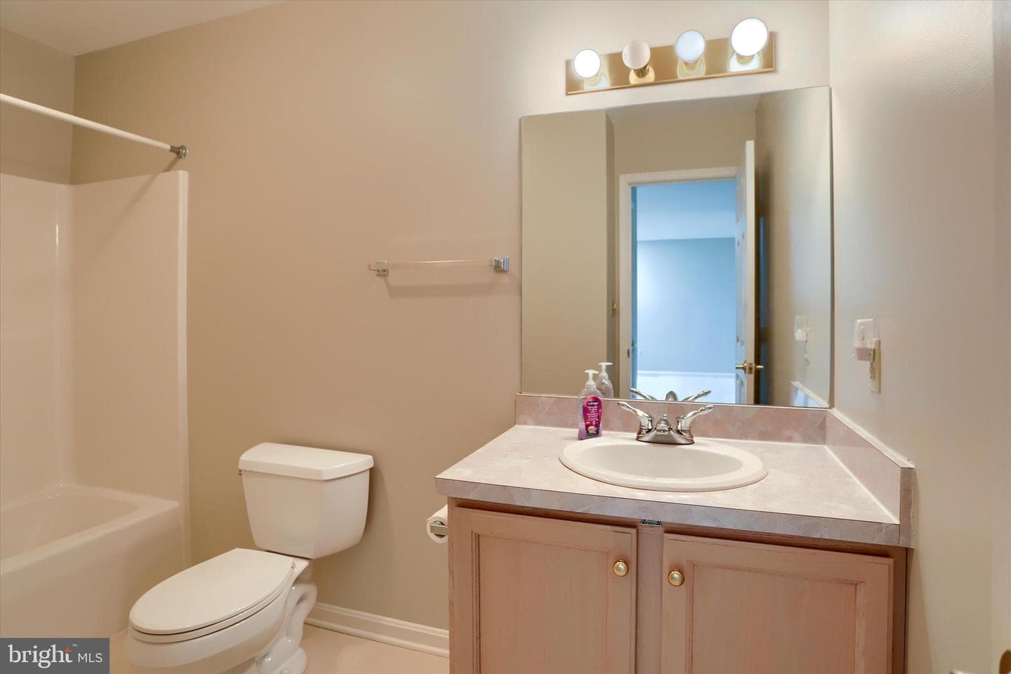 484 Brighton Place photo 24