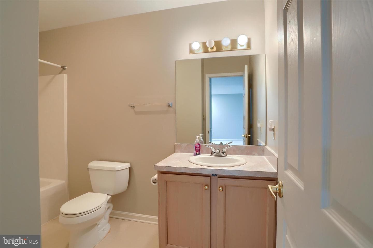 484 Brighton Place photo 25