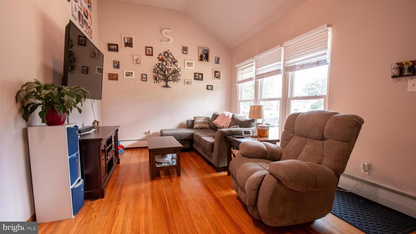 922 Hamilton Street photo 12