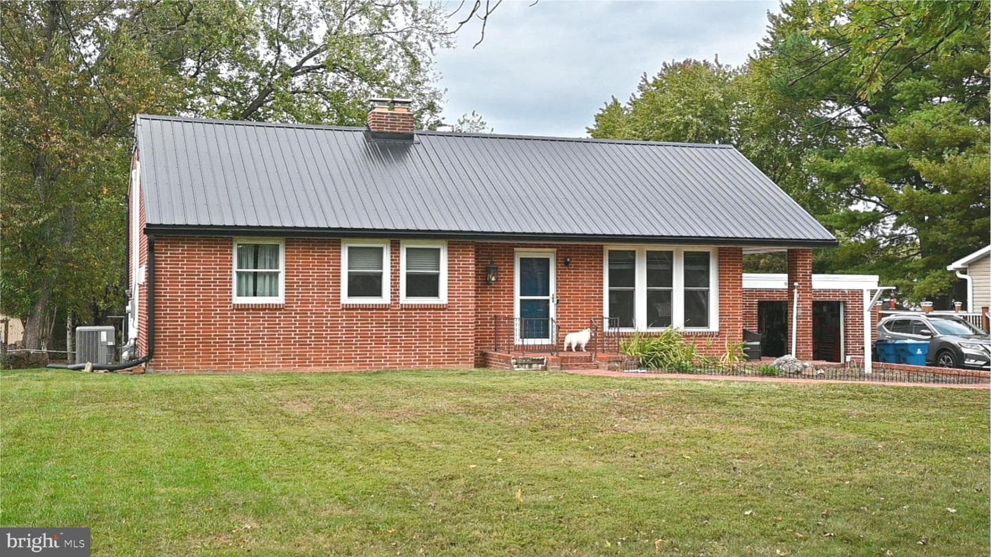 922 Hamilton Street photo 3