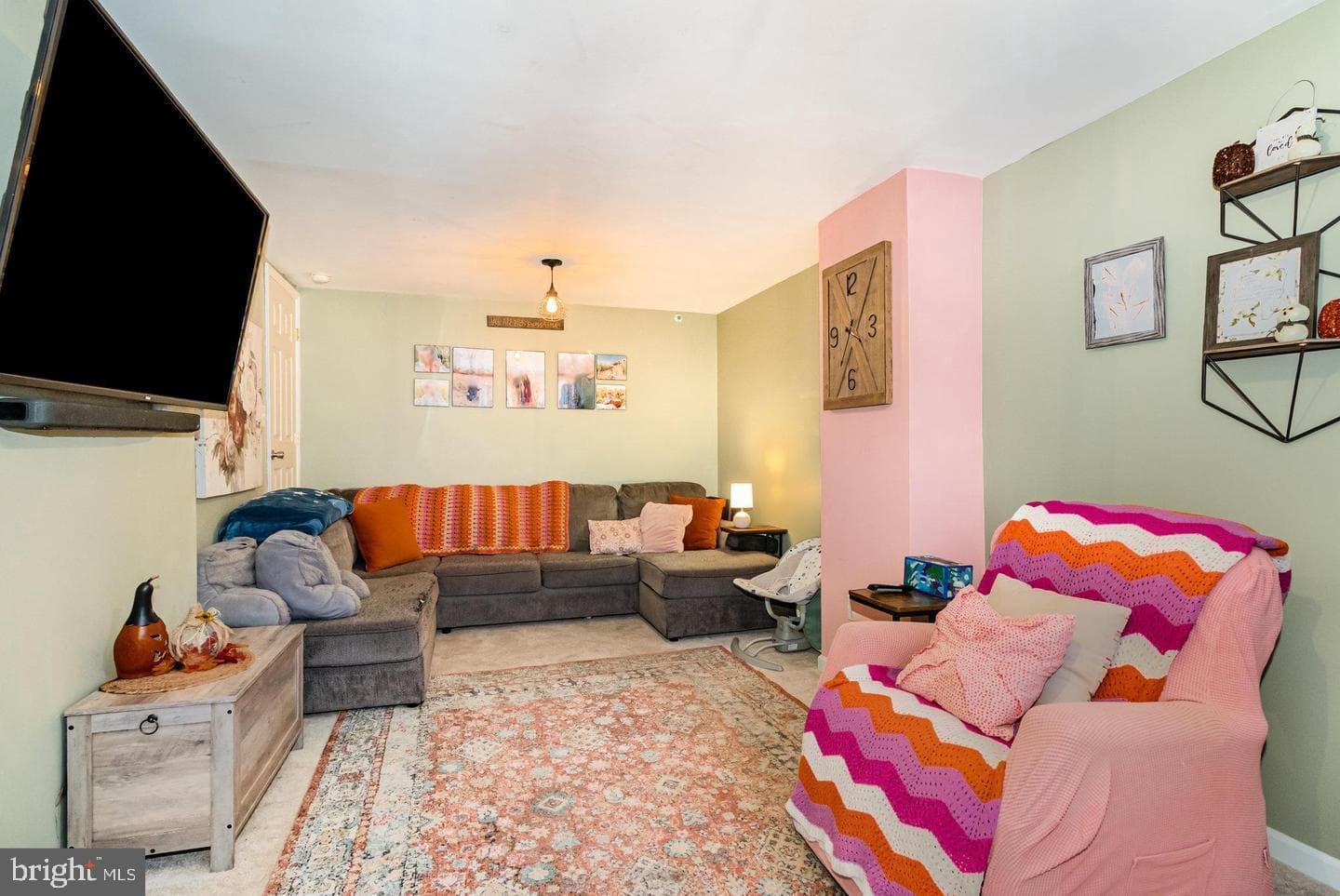 112 E Burd Street photo 4