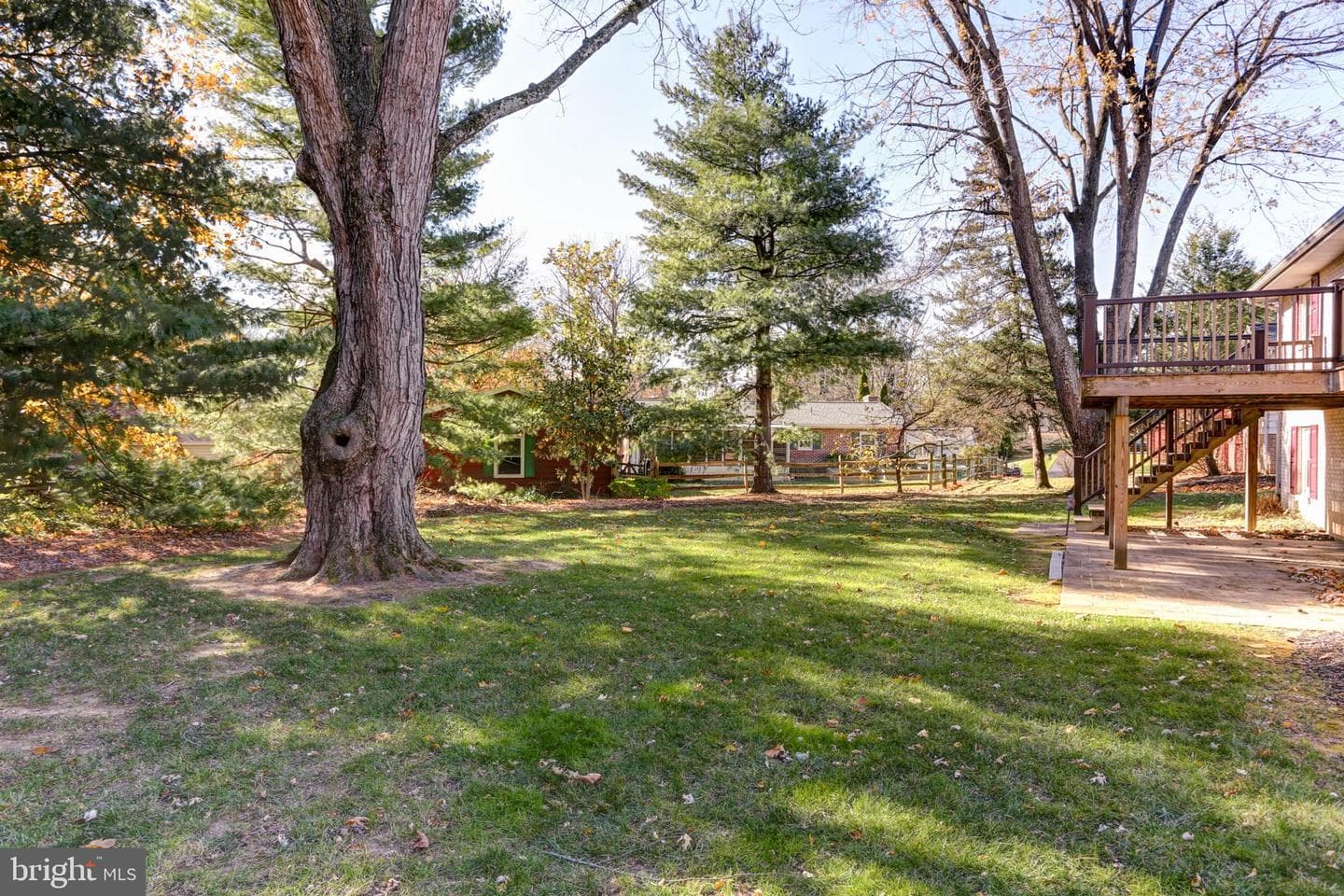 302 Hilltop Road photo 11