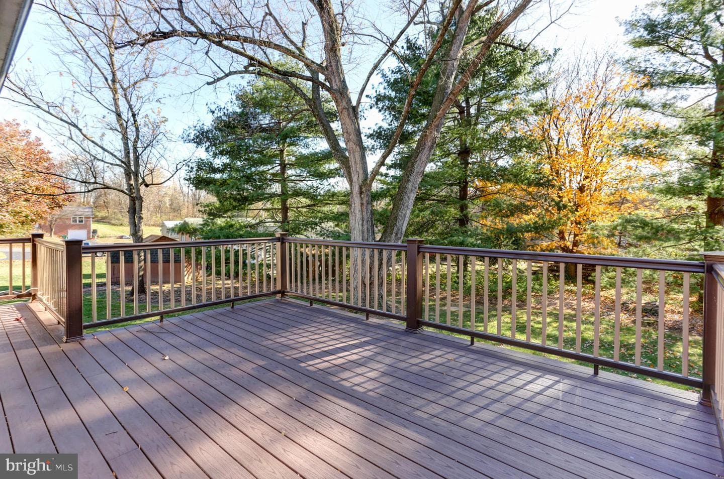 302 Hilltop Road photo 12