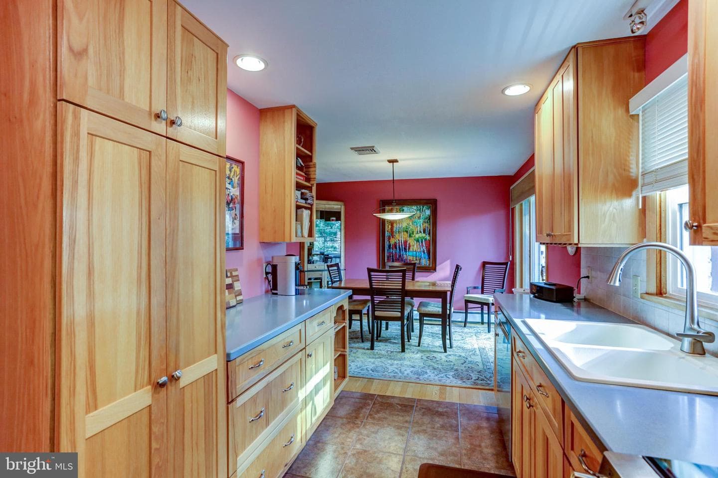 302 Hilltop Road photo 23