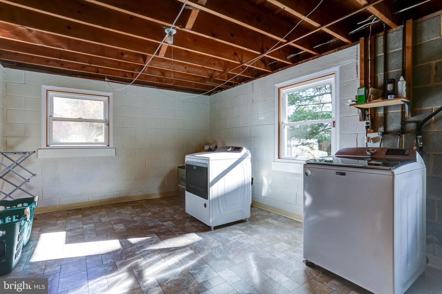 302 Hilltop Road photo 35
