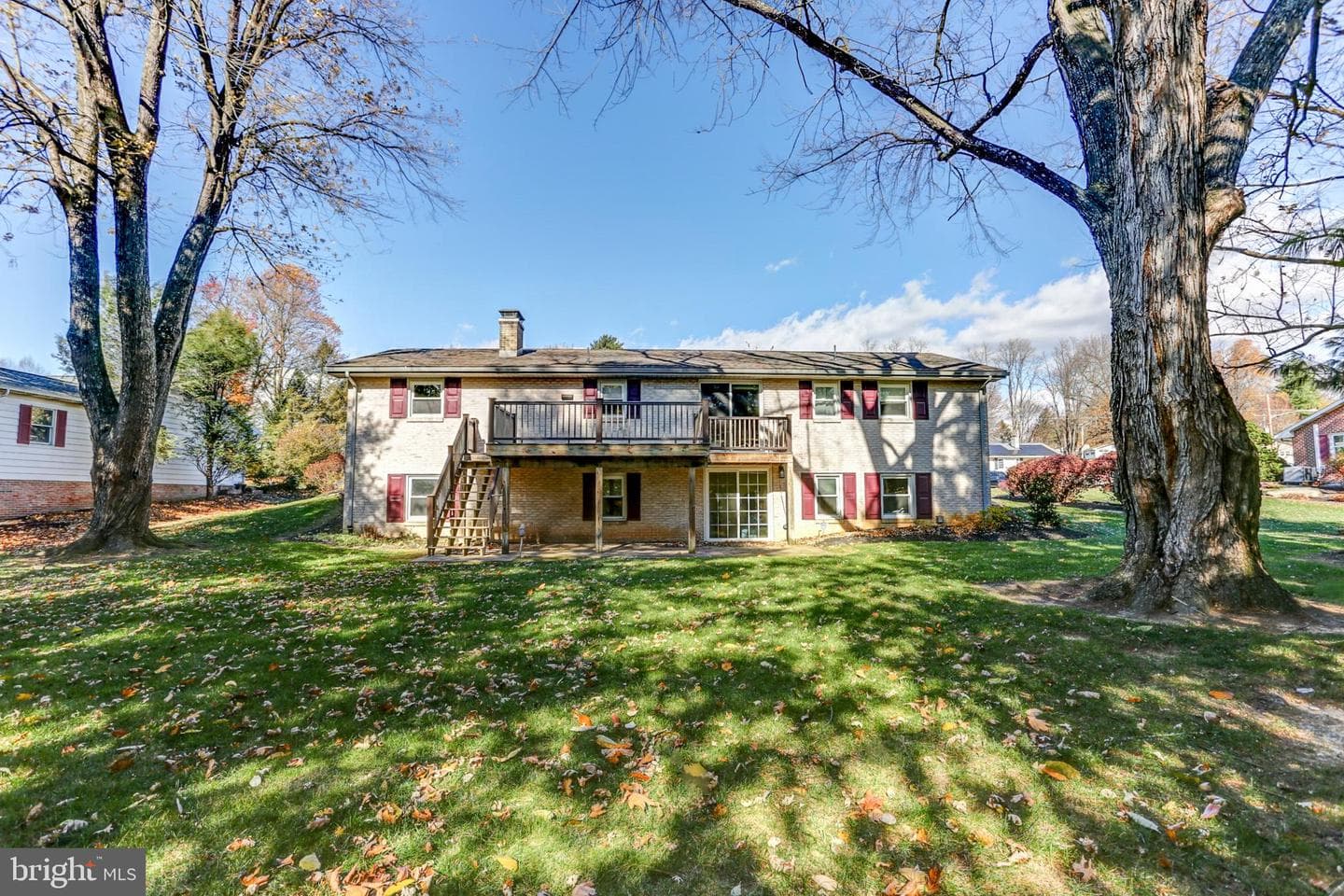 302 Hilltop Road photo 8
