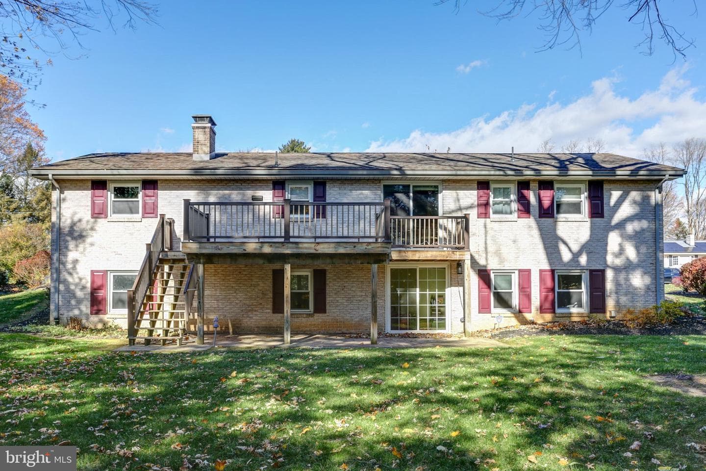 302 Hilltop Road photo 9