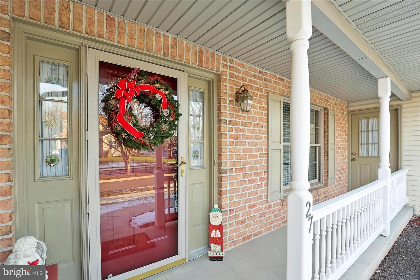 27 Kower Ct photo 4