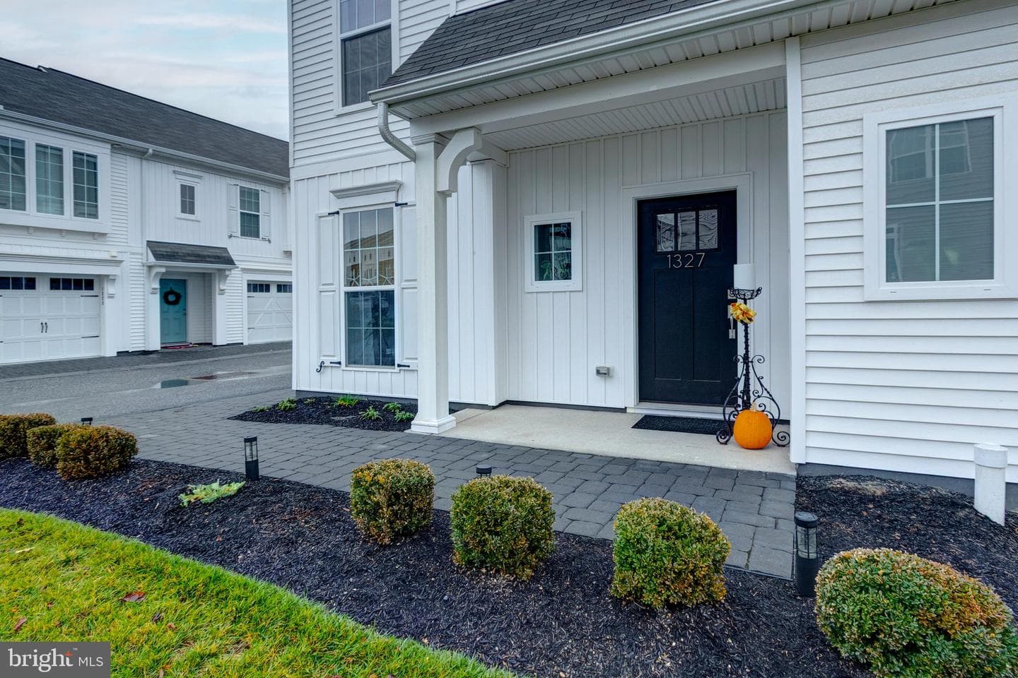 1327 Carnegie Way photo 2