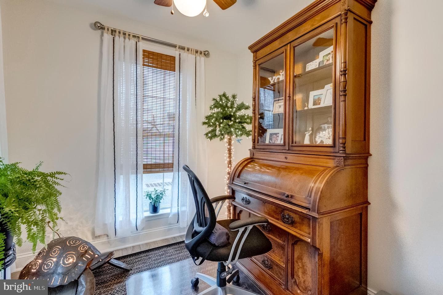 1327 Carnegie Way photo 3