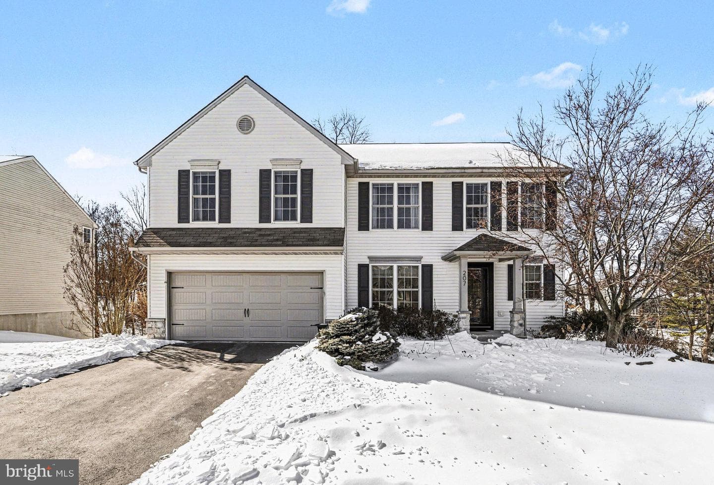 207 Edenderry Way photo 2