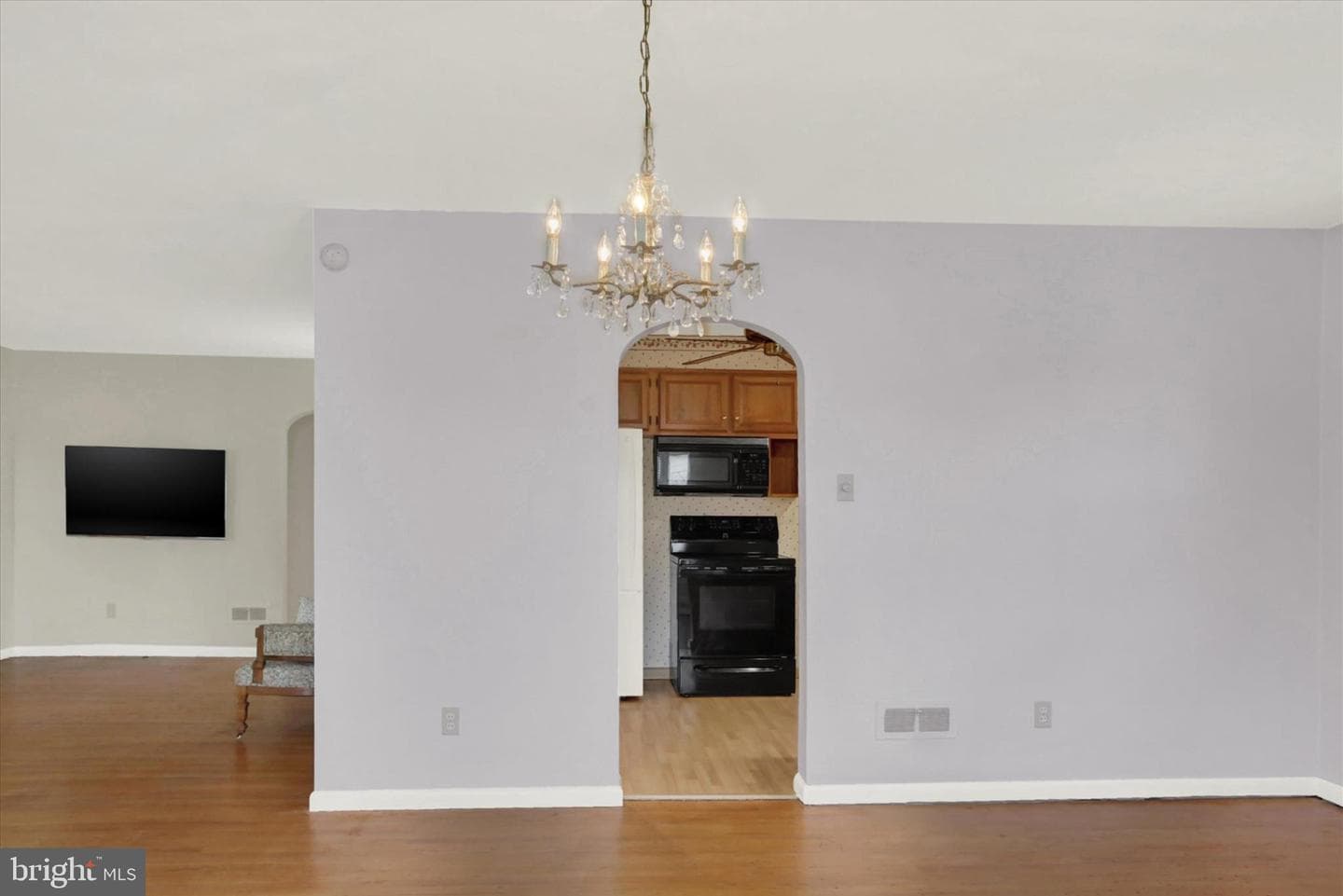 117 E Maplewood Avenue photo 13
