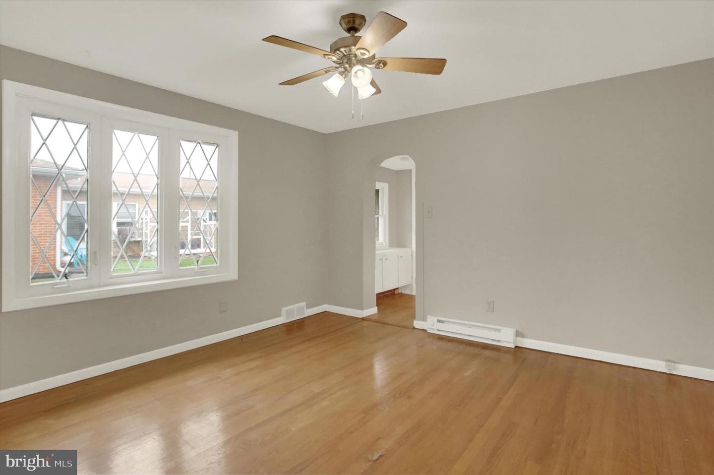 117 E Maplewood Avenue photo 17