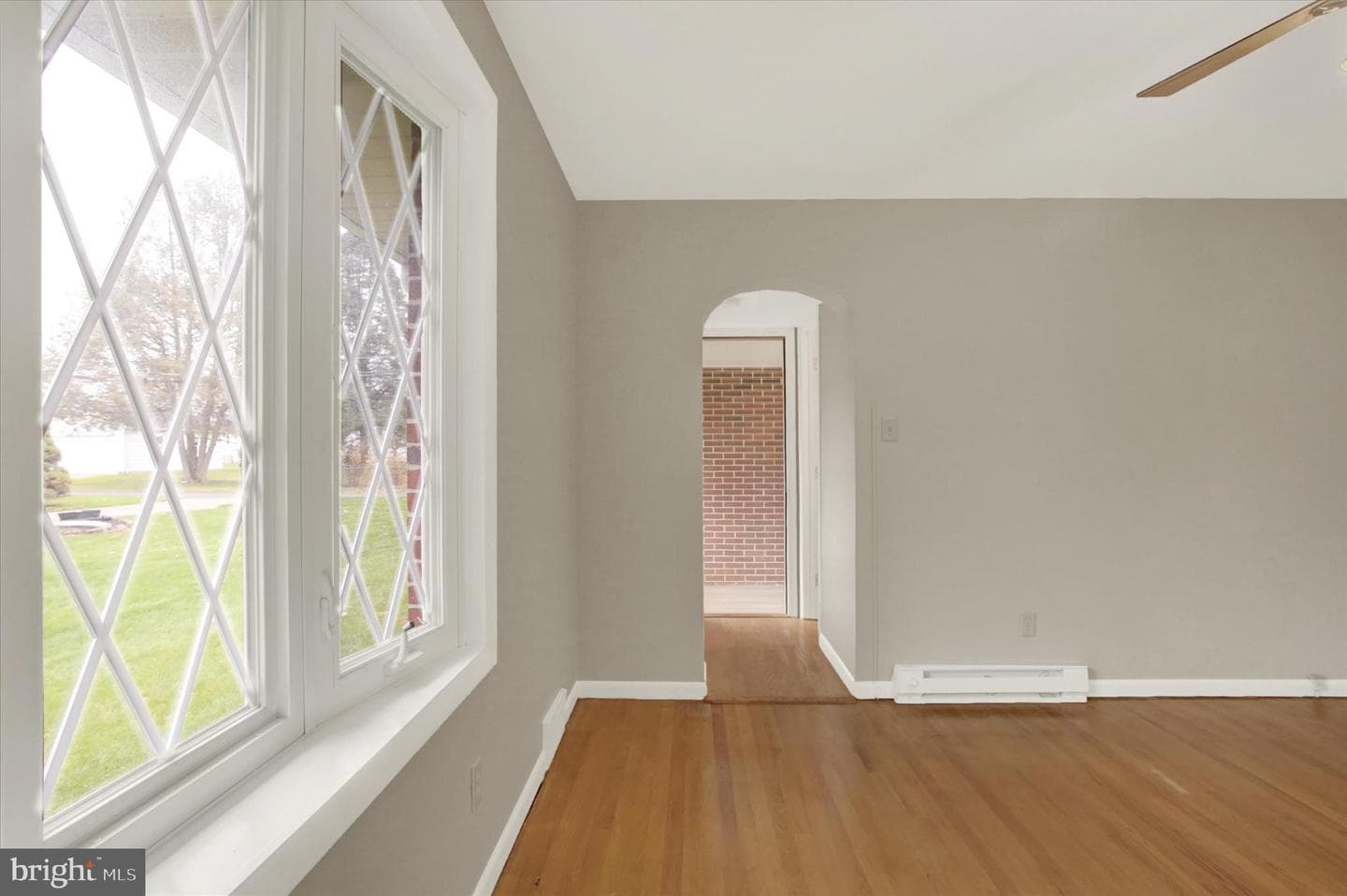 117 E Maplewood Avenue photo 19