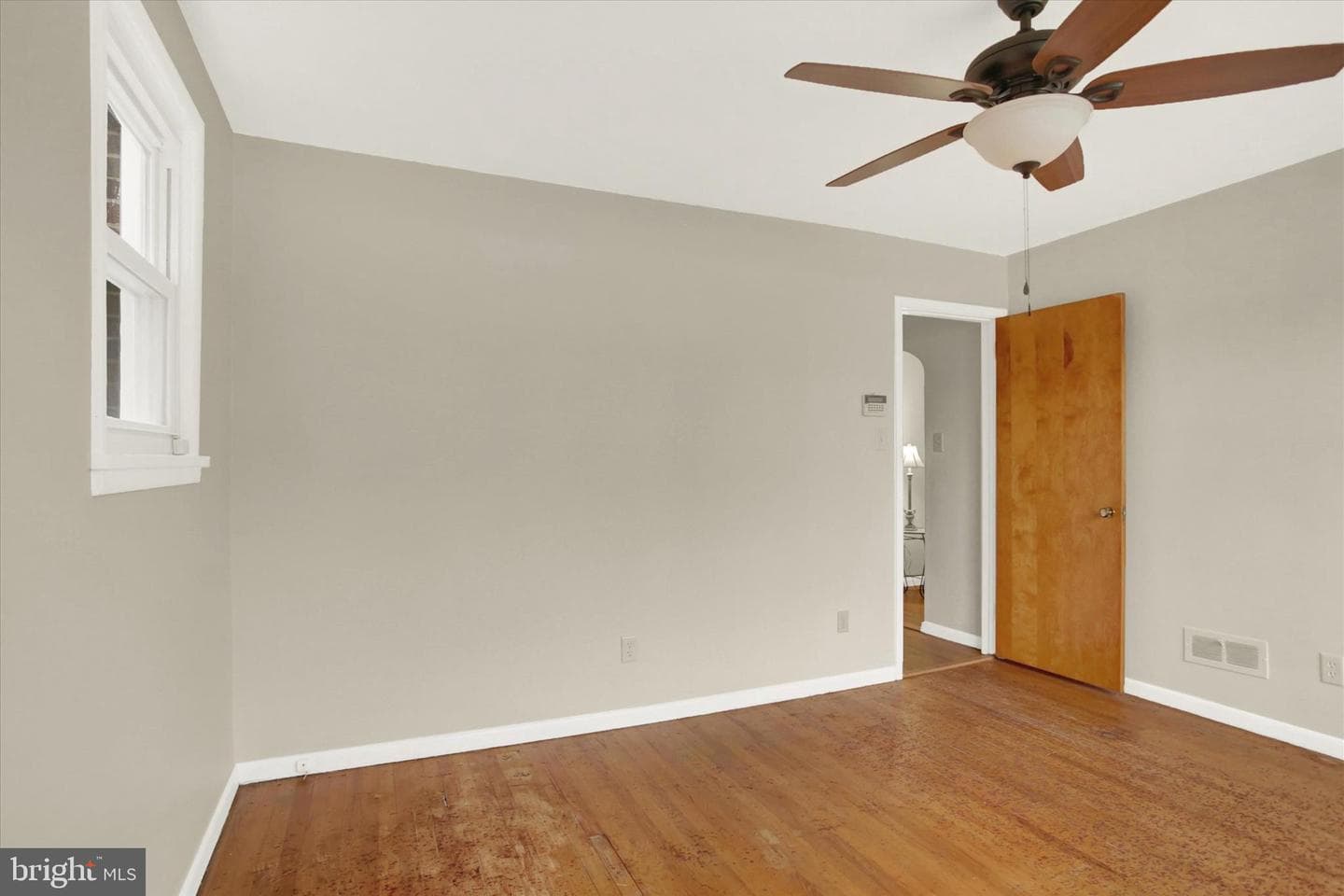 117 E Maplewood Avenue photo 29