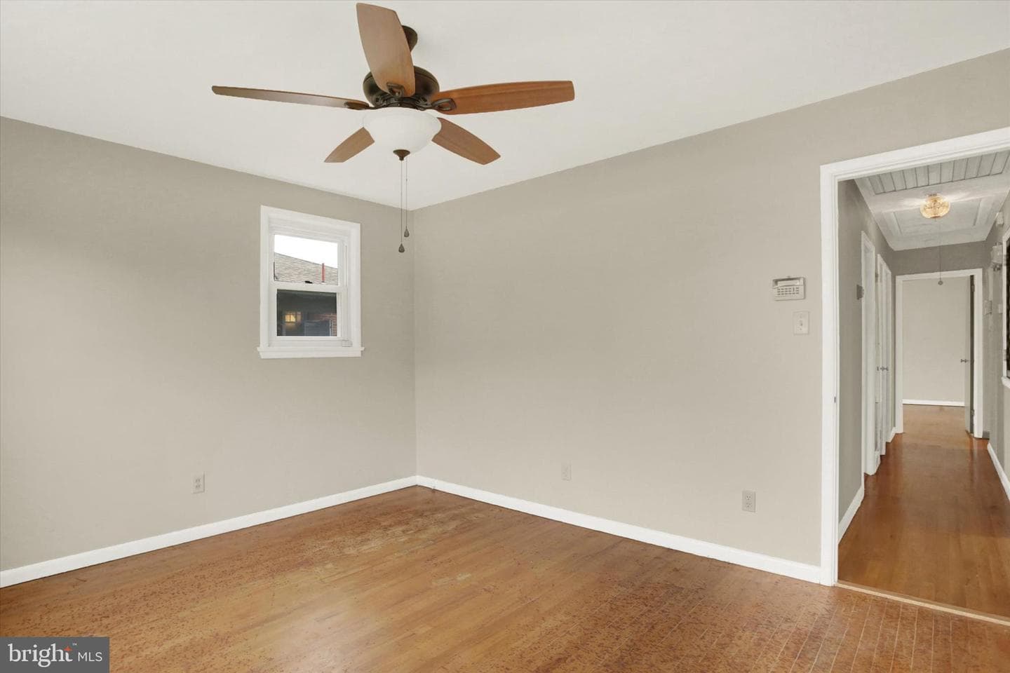 117 E Maplewood Avenue photo 30