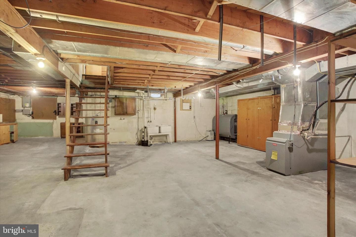 117 E Maplewood Avenue photo 34