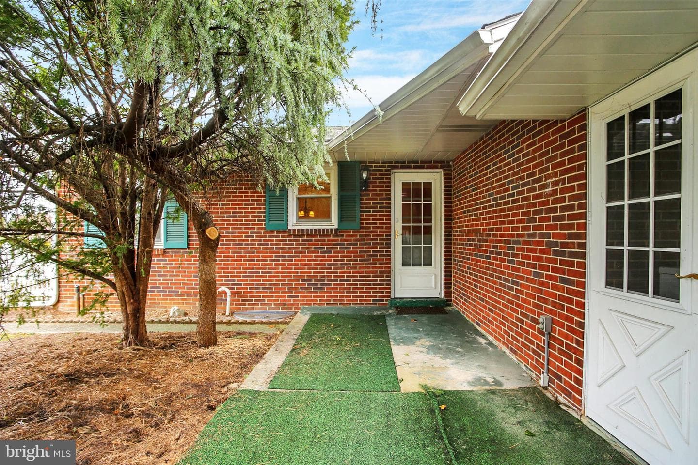 117 E Maplewood Avenue photo 36