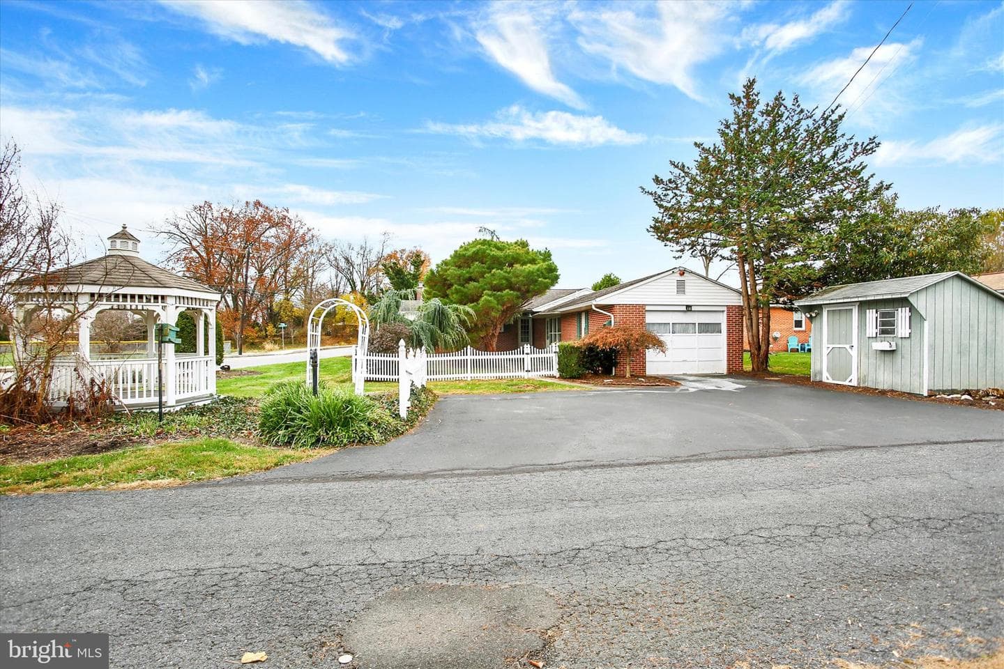 117 E Maplewood Avenue photo 40