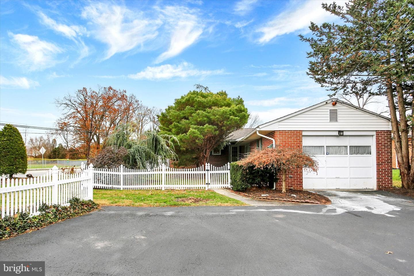117 E Maplewood Avenue photo 41