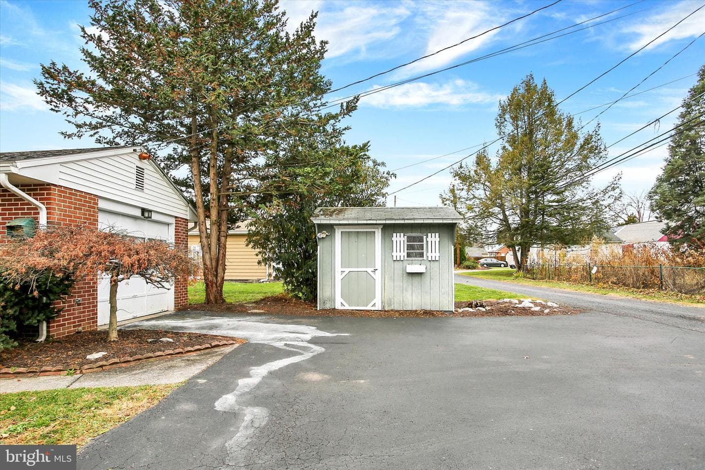 117 E Maplewood Avenue photo 42