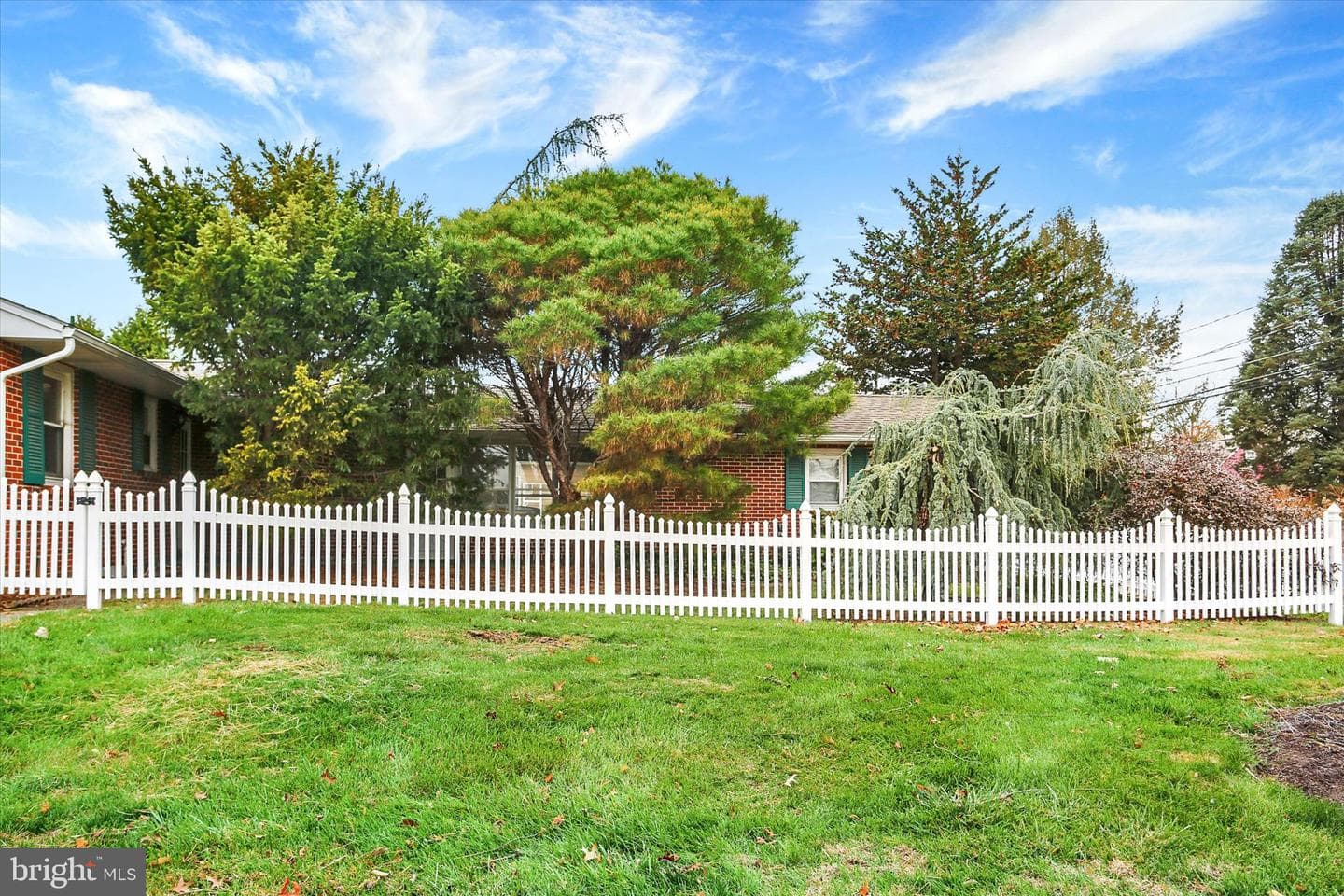 117 E Maplewood Avenue photo 44