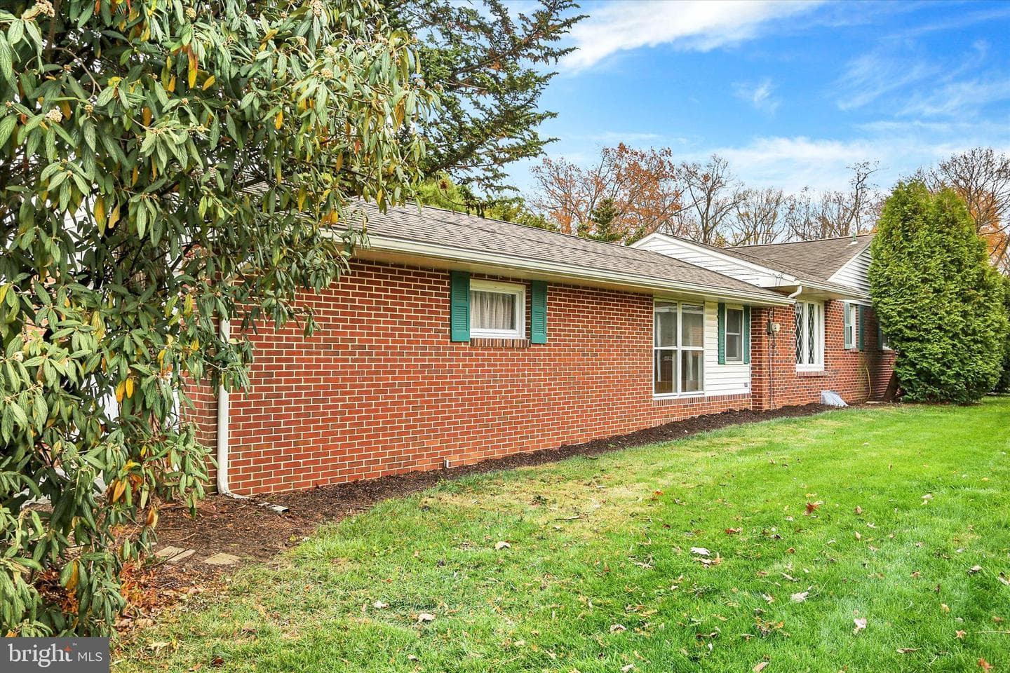 117 E Maplewood Avenue photo 45