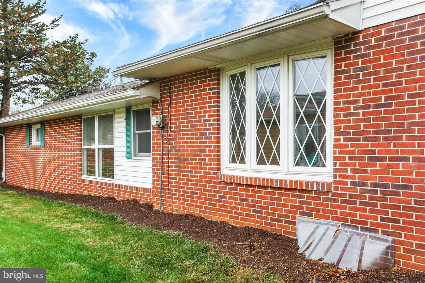 117 E Maplewood Avenue photo 46