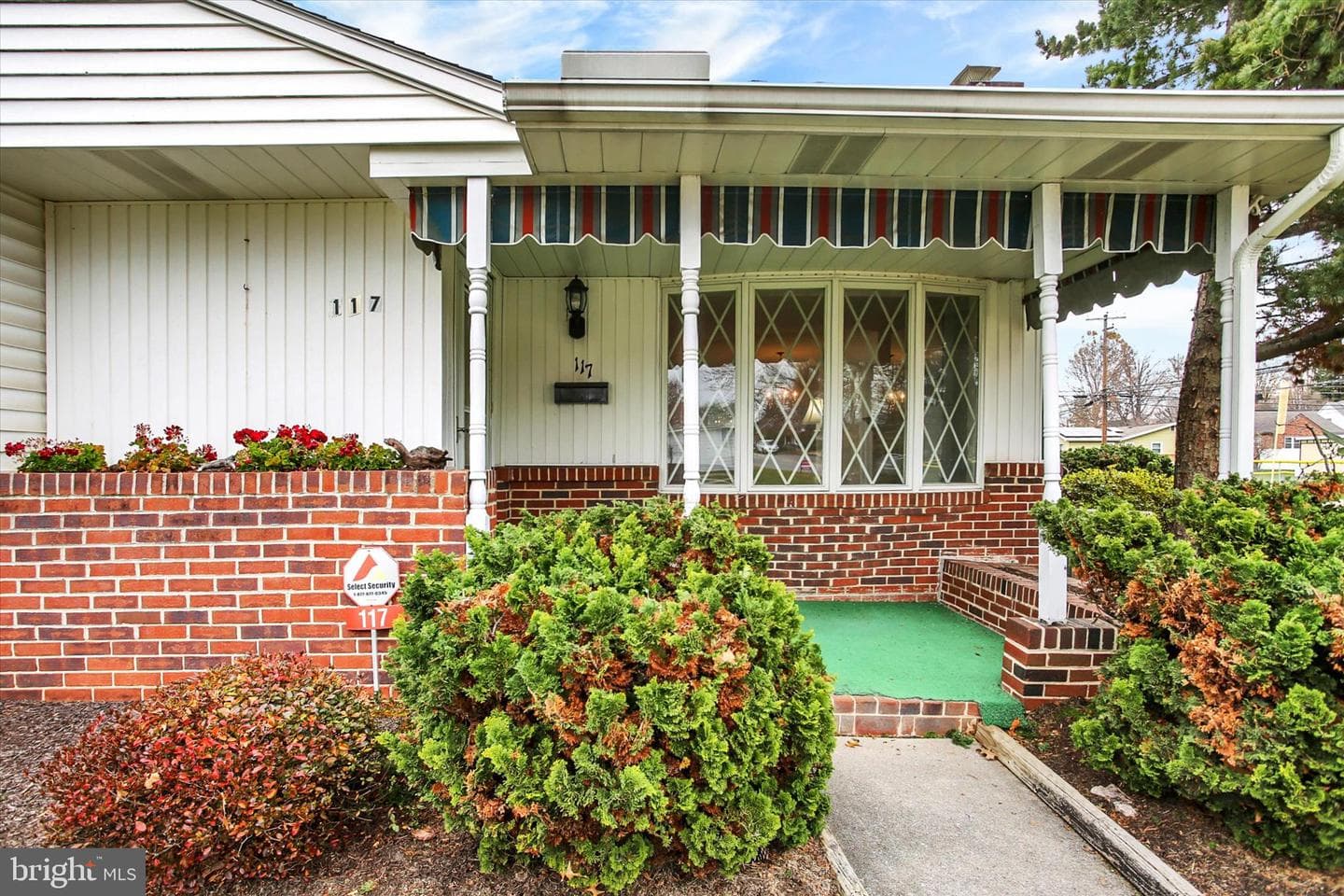 117 E Maplewood Avenue photo 6
