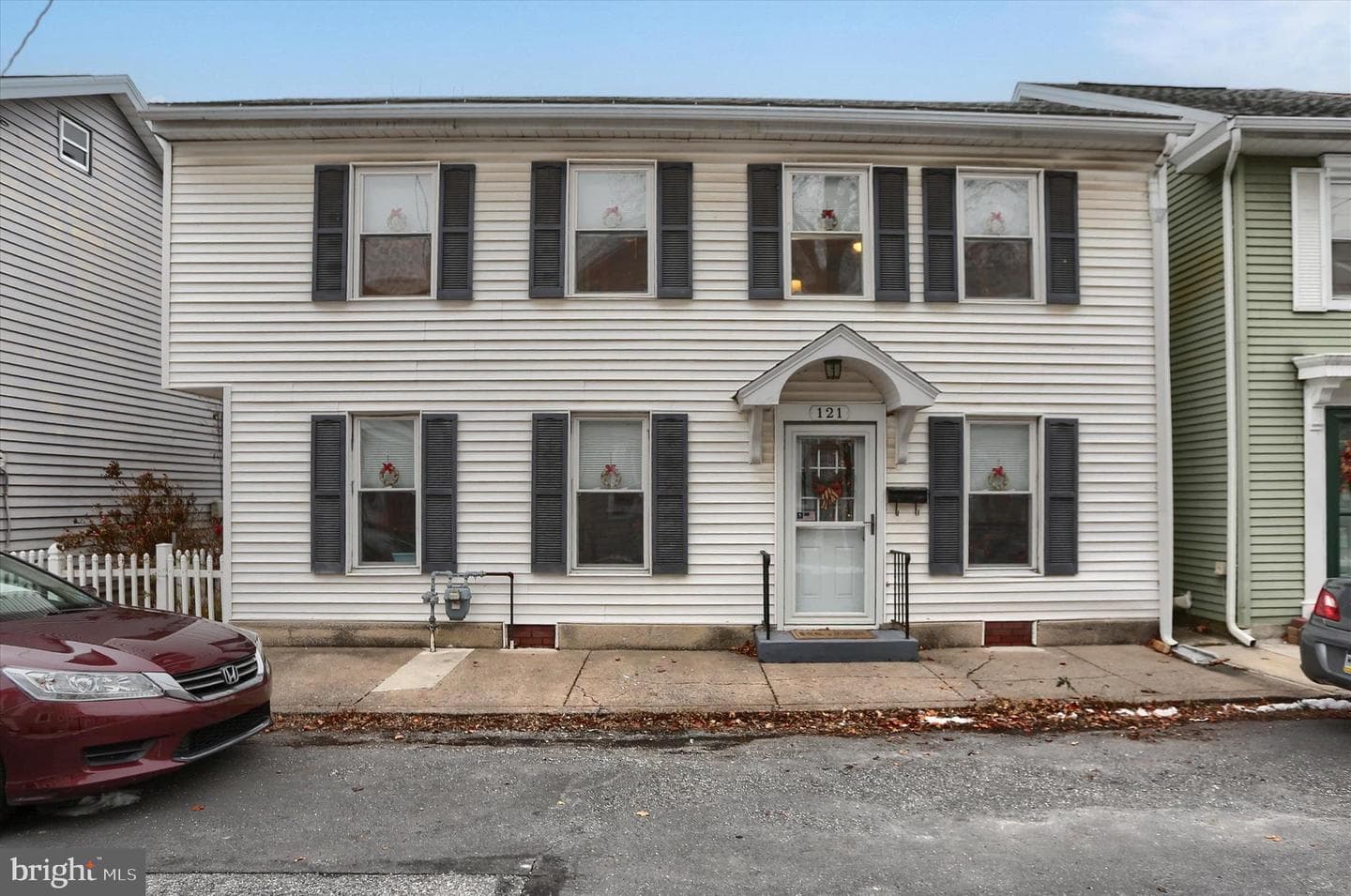 121 E Locust Street photo 2