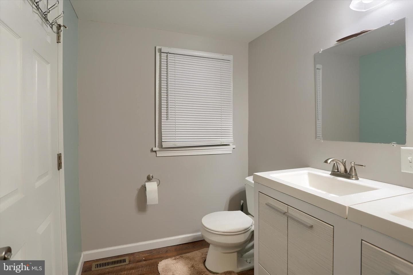 121 E Locust Street photo 28