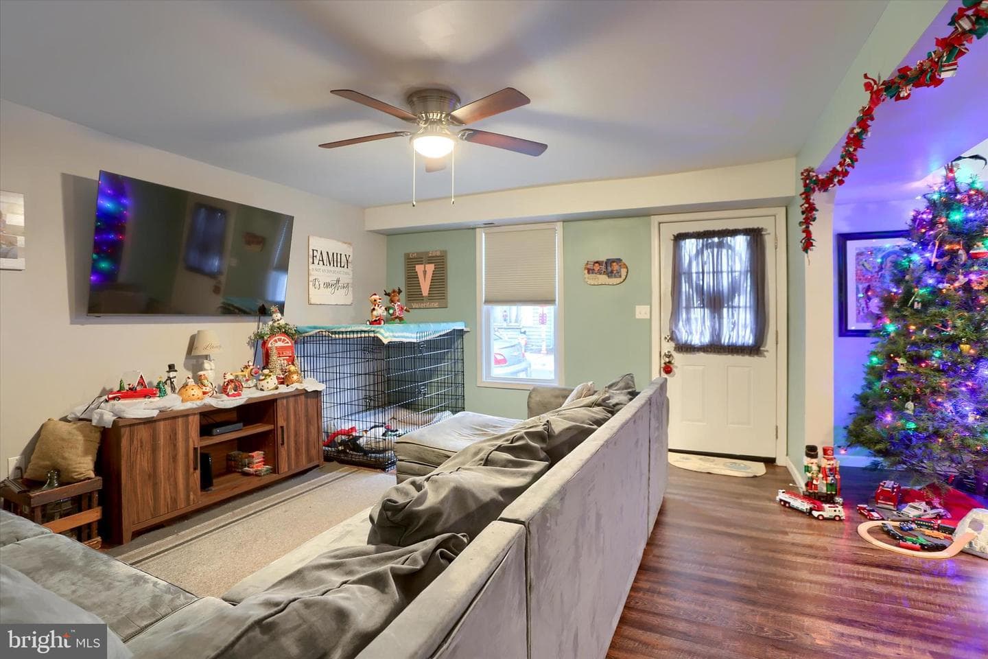 121 E Locust Street photo 9
